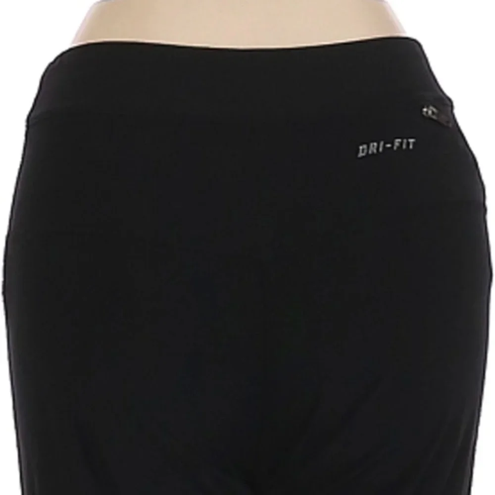 Nike Active  3/4 length Skinny Leg Cut Mid Rise Waist Black Legging Pant Size XS